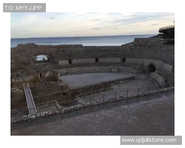 泰国足球明星海报展现运动魅力与青春活力的视觉盛宴