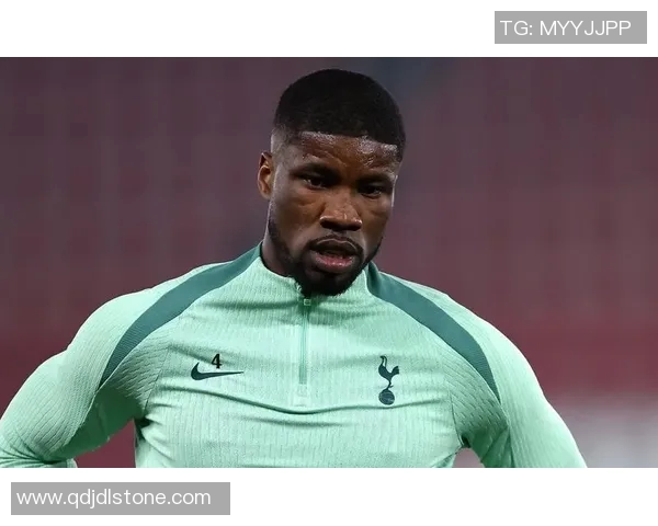 足球明星戴牙套的背后故事与自信蜕变之路